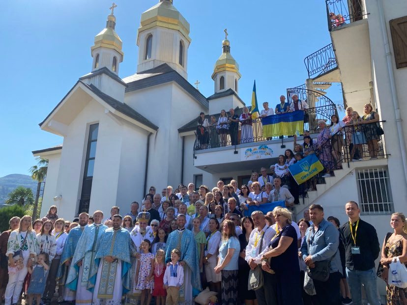 Храмове свято та ювілей 40-ліття української церкви Успіння Пресвятої Богородиці в Люрді